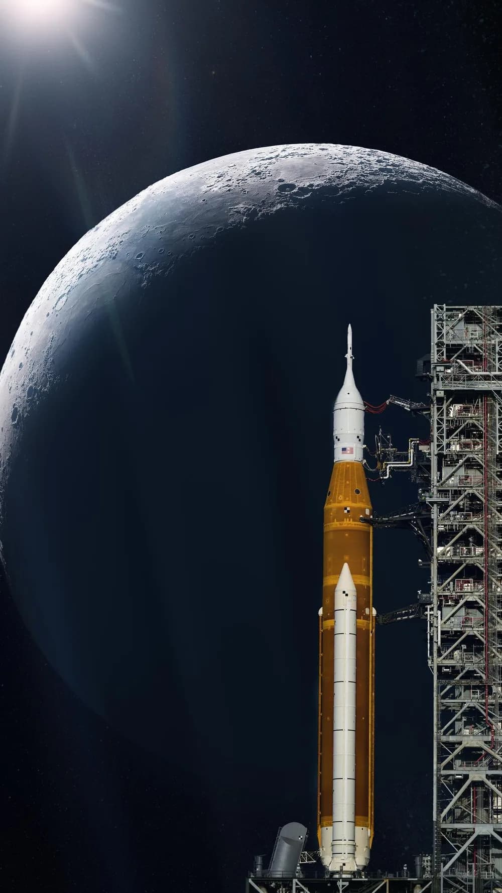Raketa startuje z kosmodromu pod zataženou oblohou.