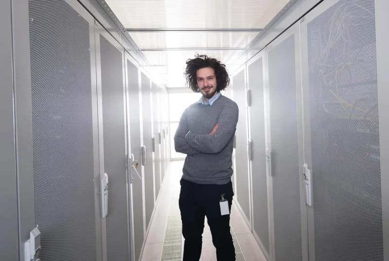 Řady serverů v evropském datovém centru.