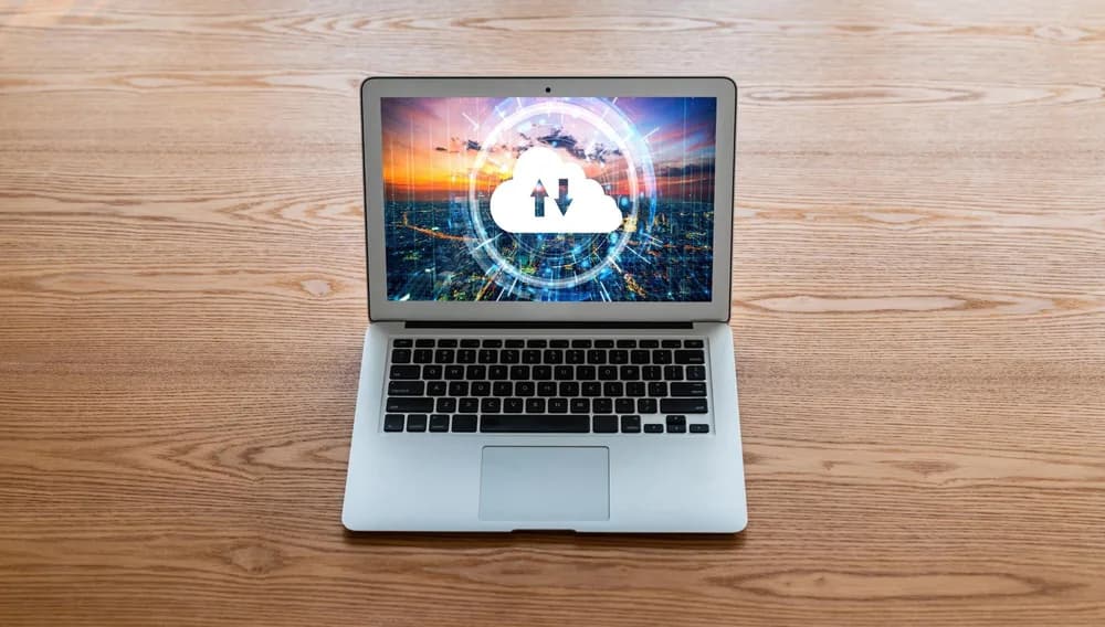 Apple vydal mimořádnou opravu chyby ve sdílení obrazovky na Macu