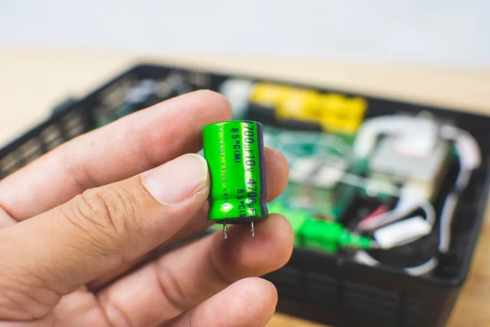 Baterie v elektronice: od 18. února 2027 má být výměna bez servisu